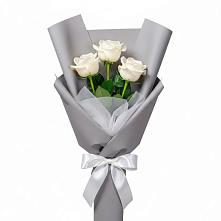 Букет 3 белые розы в Изобильном