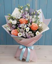 Букет цветов из:  Лизиантусы, Розы, Альстромерии и Гипсофила в Изобильном