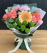 Букет цветов из:  Гвоздики, Розы, Герберы и Хризантемы в Изобильном