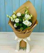 Букет цветов из:  Хризантемы и Лизиантусы в Изобильном