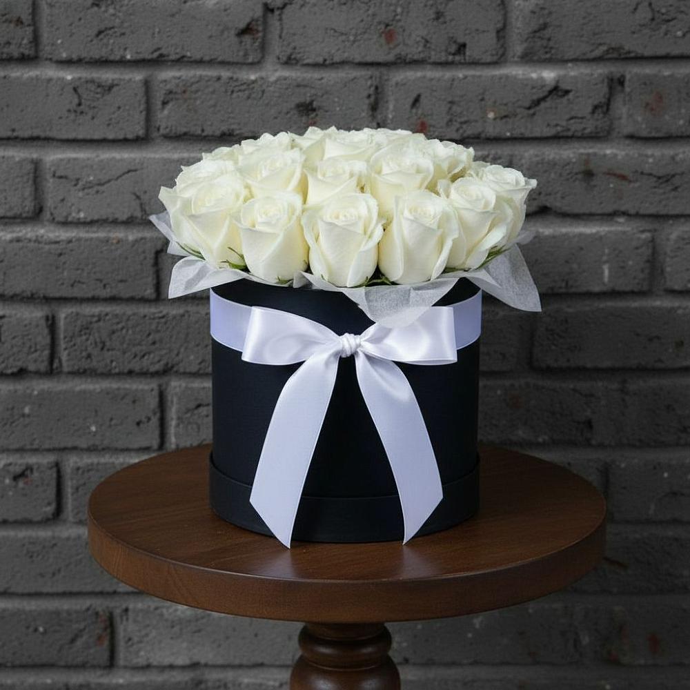 Цветочная композиция из Розы в шляпной коробке в Изобильном